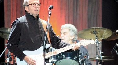 Eric Clapton tiene Covid y canceló conciertos en Italia y Suiza