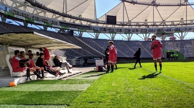 Estudiantes venció Fénix en un amistoso de pretemporada