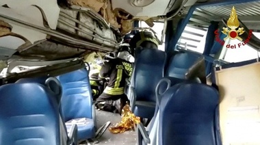 Al menos tres muertos y más de 100 heridos al descarrilar un tren en Milán