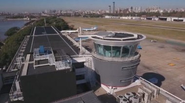 Rechazan excarcelar al piloto que interfirió la comunicación de un vuelo en Aeroparque