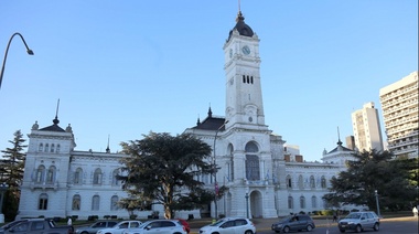 Polémica por los sueldos en Juegotecas Barriales: Municipio dice que tuvo que usar fondos propios porque Provincia no cumplió