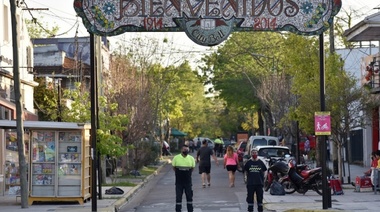 Por riesgo de desprendimientos, removerán el arco de entrada al centro de City Bell