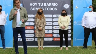 Garro participó de la entrega de 15 mil viandas para asistir a clubes, hogares y comedores barriales