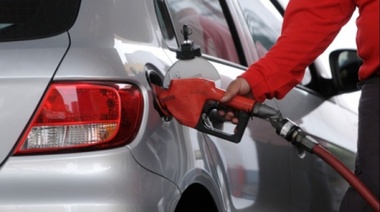 YPF aumentó este sábado 10% los precios de la nafta y el gasoil