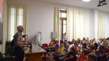 Educación gratuita y de calidad: padres y madres de alumnos ingresantes colmaron las instalaciones de Ingeniería