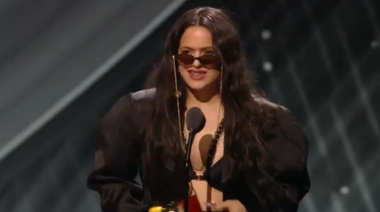 Rosalía, la gran ganadora de los Grammy Latino, en una noche en la que también se destacó Calamaro