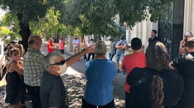 Asamblea de trabajadores de Producción con pedidos a Costa y al ministerio de Trabajo