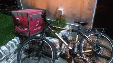 Desalmado le robó una bici a repartidor de delivery pero la Policía se la recuperó