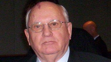 Mijail Gorbachov fue hospitalizado en Moscú con un cuadro de neumonía