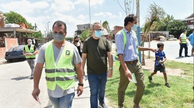 Un intendente bonaerense fue a buscar a sus casas a los chicos que dejaron la escuela