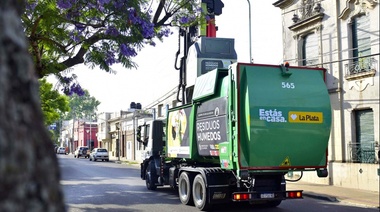 Hacia una ciudad más ecológica: Continúa la instalación de contenedores para modernizar y agilizar la recolección de residuos