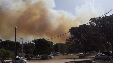 Se declaró un incendio en la entrada de Villa Gesell