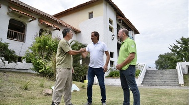 Garro reconoció al empleado municipal que ayudó a rescatar a una andinista en Mendoza