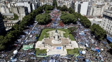 Costos sociales de reforma fiscal en Argentina comprometen su sostenibilidad, dice experto