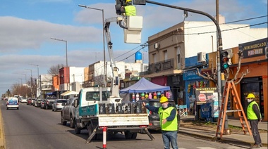 Renuevan los semáforos en centros comerciales de la ciudad