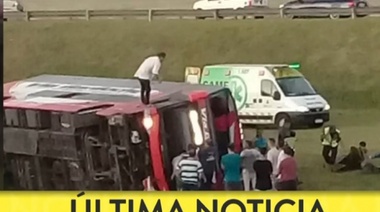 Al menos 13 heridos al volcar un micro en la autovía 2, en Samborombón