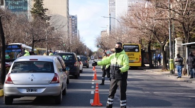 Mega controles en La Plata con despliegue de más de 500 agentes