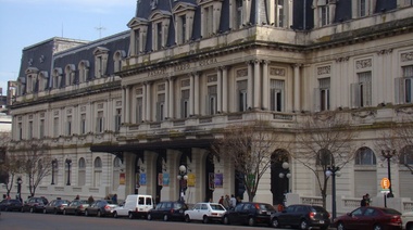 Docentes de las 38 escuelas municipales de La Plata aprenderán reanimación cardiopulmonar