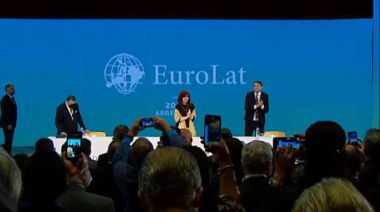 Cristina Kirchner participa de apertura de sesión plenaria del Eurolat en el CCK