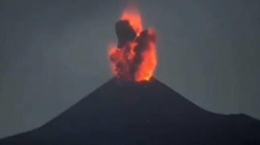 ¿Qué más nos espera, 2020?: Seis volcanes casi al mismo tiempo entran en erupción en Indonesia