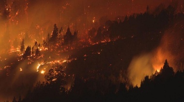 Estudiantes de Chubut en La Plata juntan donaciones para los damnificados por los incendios