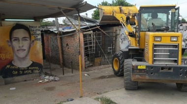 Derriban tres bunkers de droga ubicados en Villa Puerta de Hierro