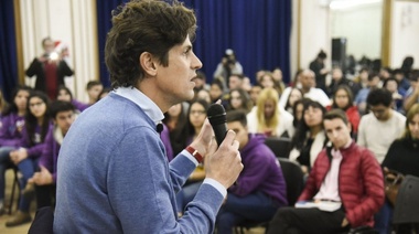 La Argentina post pandemia en un zoom de Martín Lousteau con radicales platenses