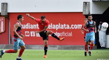 Con la presencia de Jorge Rodríguez, Estudiantes empató sin goles ante Arsenal