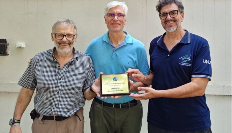 Importante reconocimiento para el avión eléctrico de la UNLP en la 43ª Convención Anual en Vuelo