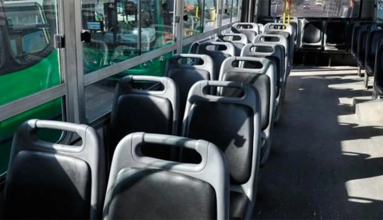 Negociaciones en la jornada: Horas cruciales por el paro de colectivos anunciados para el martes