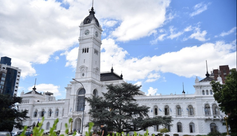 Municipio de La Plata informó que cerró el 2024 con un alto superávit fiscal que superó los $71 mil millones