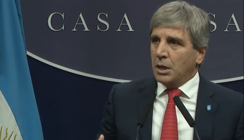 El Gobierno anuncia las medidas para incentivar el uso de los dólares