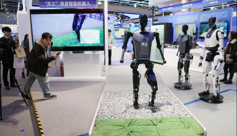 Enfoque de China: Robots humanoides chinos ganan impulso en su lanzamiento comercial