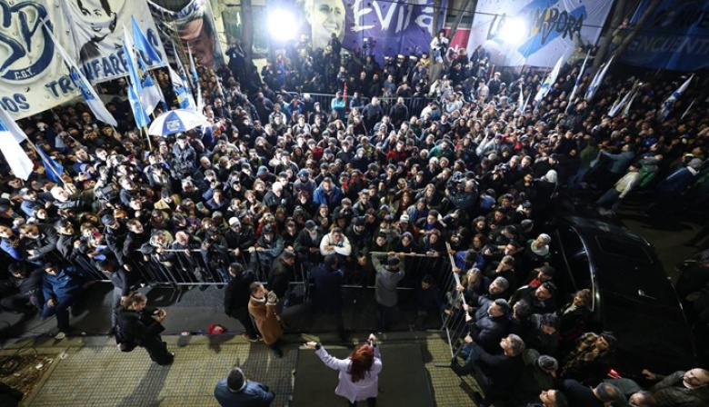 No cede la interna entre La Cámpora y Axel Kicillof, el centro se ilusiona, y LLA-PRO tiene problemas distritales
