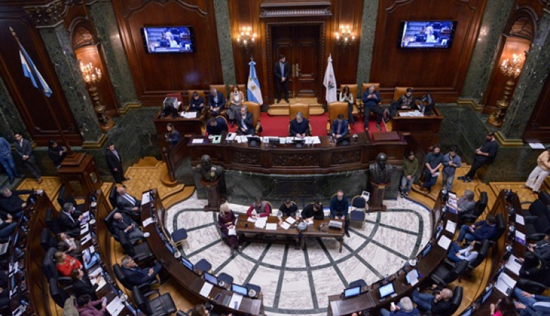 Jubilados porteños que cobren 2.5 jubilaciones mínimas viajarán sin costo en subte: "No afecta equilibrio fiscal", dijo Macri