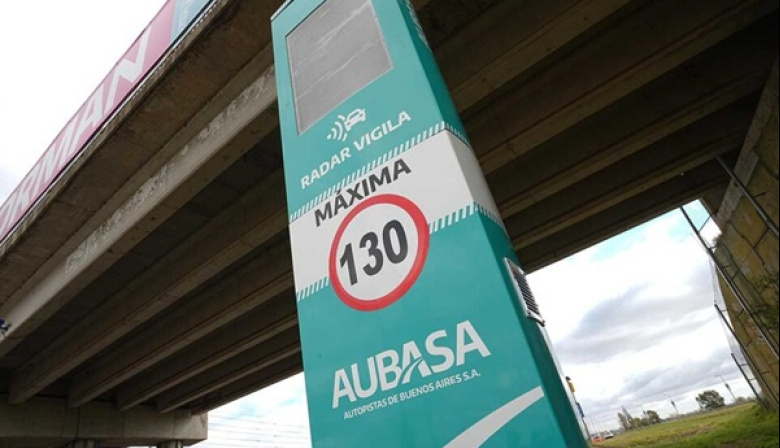 AUBASA instala nuevos tótems de velocidad para fortalecer la seguridad vial