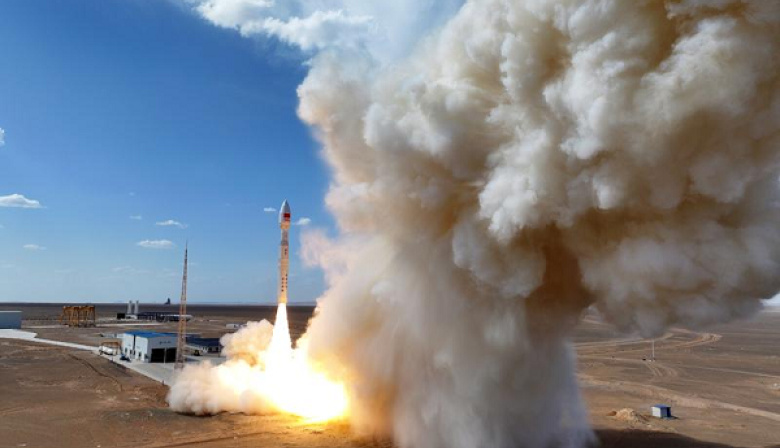 China lanzó con éxito nuevo satélite de prueba