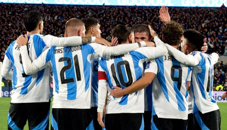 Messi lidera goleada de Argentina sobre Venezuela