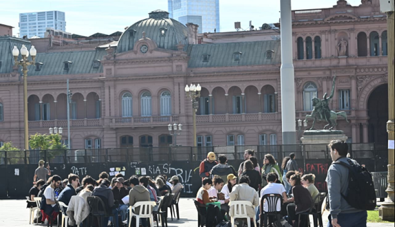 Los docentes universitarios rechazan el veto de Milei con paro y movilización