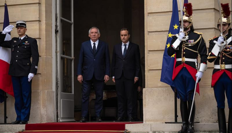 Presidencia de Francia informa que dimite nuevo primer ministro