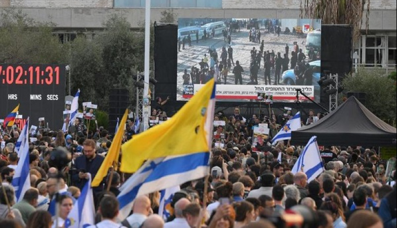 Autoridades israelíes comienzan a liberar a prisioneros palestinos