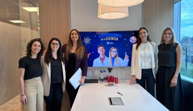 GCBA firmó un convenio con Pfizer para que estudiantes realicen sus actividades de Vinculación con el Futuro