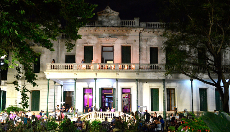 UNLP: Ingeniería abre sus puertas para una noche de ciencia, historia y magia bajo la luna