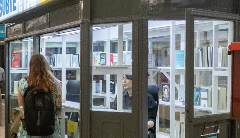 Llegó BiblioSubte, la primera biblioteca pública en la red de subterráneos porteña