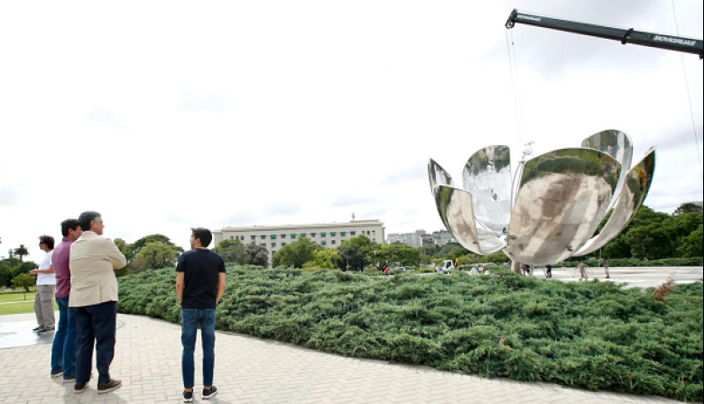 La Floralis Genérica vuelve a brillar tras una reparación única con técnicas aeroespaciales