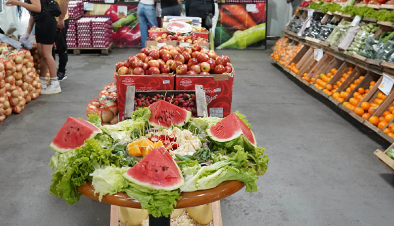 Promociones y precios accesibles para las fiestas en el Mercado Bonaerense Fijo La Plata