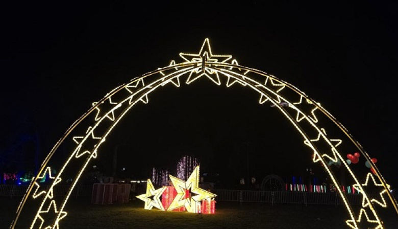 Buenos Aires vive la magia de la Navidad con jardines lumínicos y desfiles