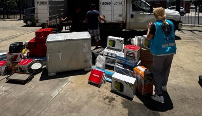 La Policía de la Ciudad donó elementos secuestrados a la Fundación Margarita Barrientos y al Hospital Garrahan