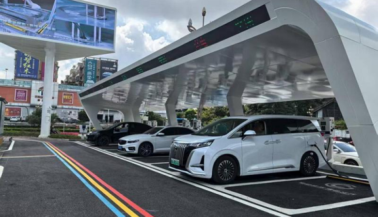 Aumento de vehículos de nueva energía contribuye a mejora récord de calidad del aire en Beijing