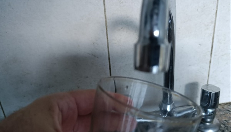 Crisis hídrica en La Plata: Staffolani pide un Observatorio del Agua y Nicoletti anuncia un amparo contra ABSA